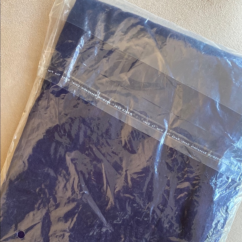NWT Exclusive Purple Vela Scarf - Picture 6 of 7